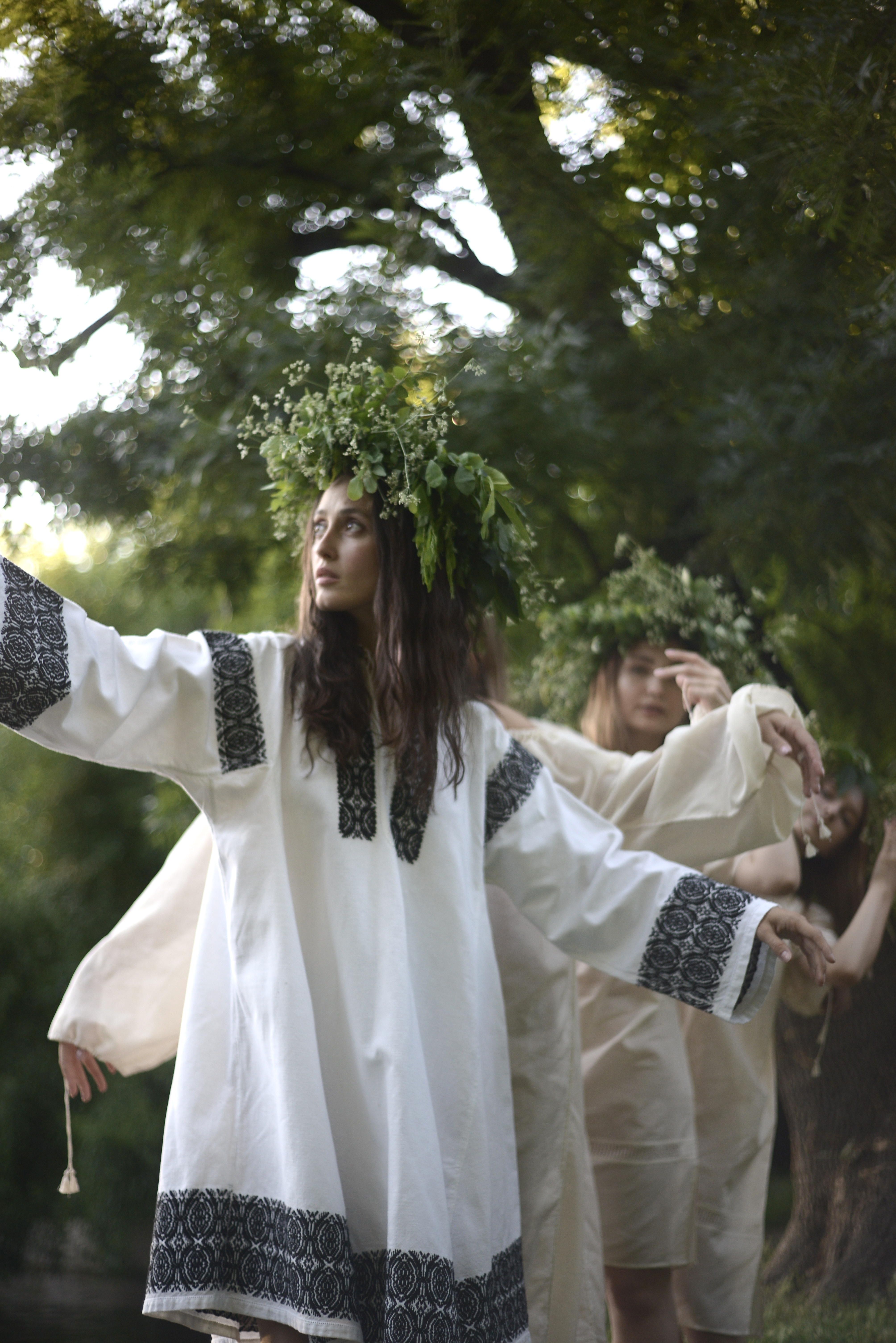 How to Dress Traditionally for a Wedding and Reuse the Romanian Blouse without Repeating Outfits