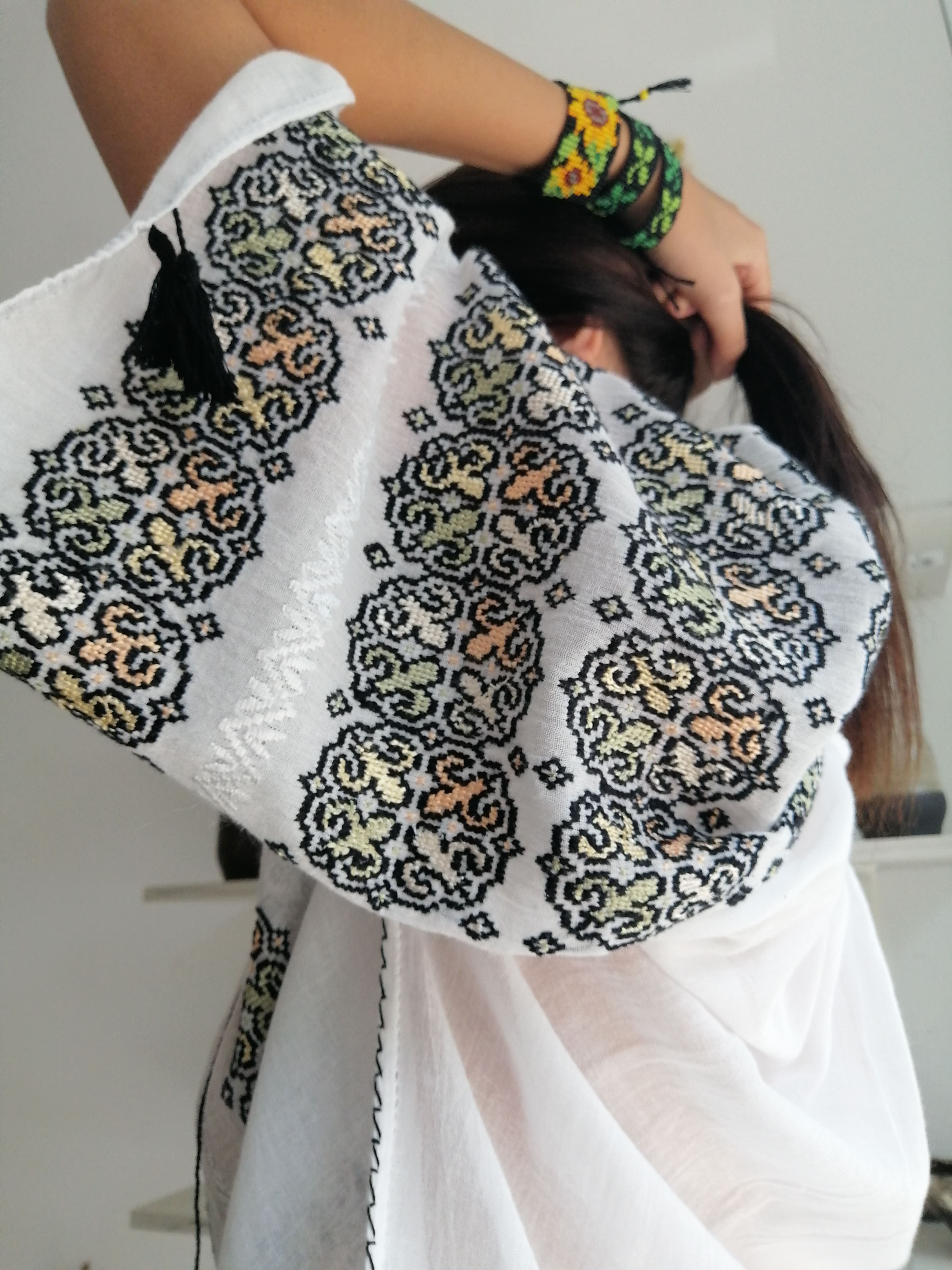 The Romanian blouse, the next thing in  fashion sustainability