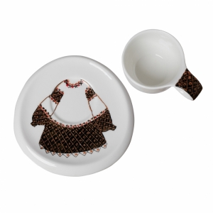 Set cana si farfurioara pictata 'Ia Romaneasca' 1