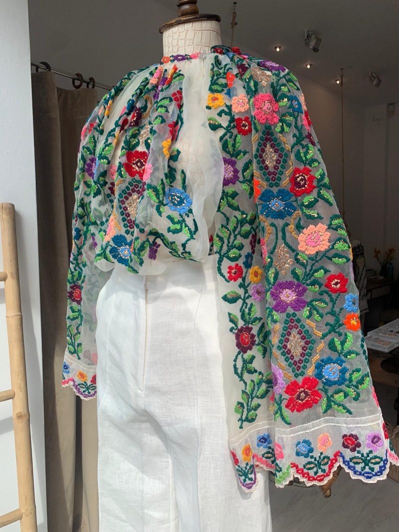 Haute Couture Folk Vintage floral embroidered Romanian blouse cca 1980 1990