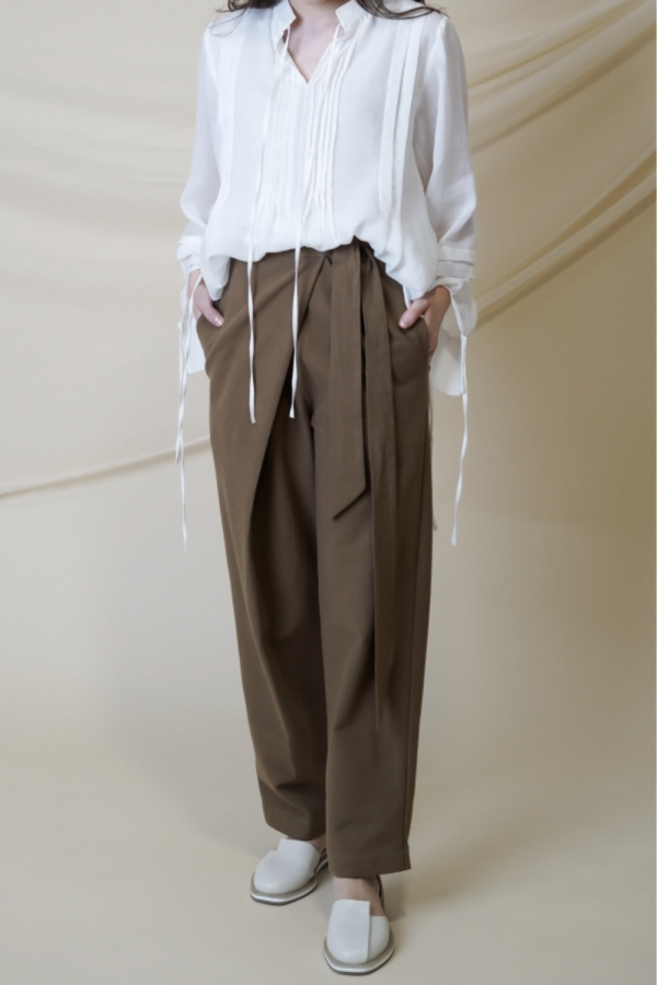 High waist linen trousers in brown Dans la Rue