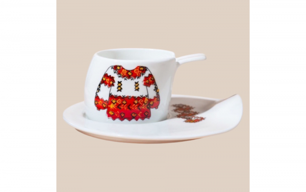 La Blouse Roumaine no 1 Cup with saucer