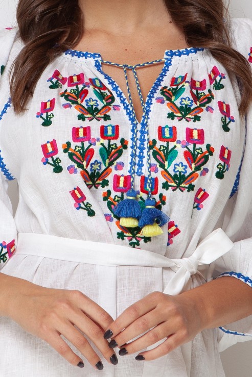 Omelia Chic White Mini Embroidered Dress