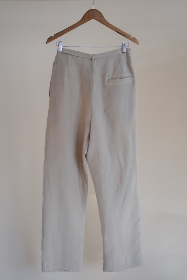 Linen trousers in beige  Dans la Rue
