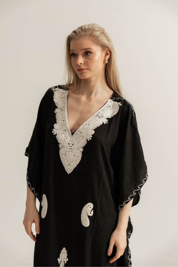 The Moroccan Caftan in black and white embrodery